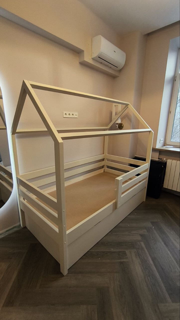 Кровать домик Vita Mia Arcobaleno 1 ( Радуга 1 ) 90х180. Низы закрыты.