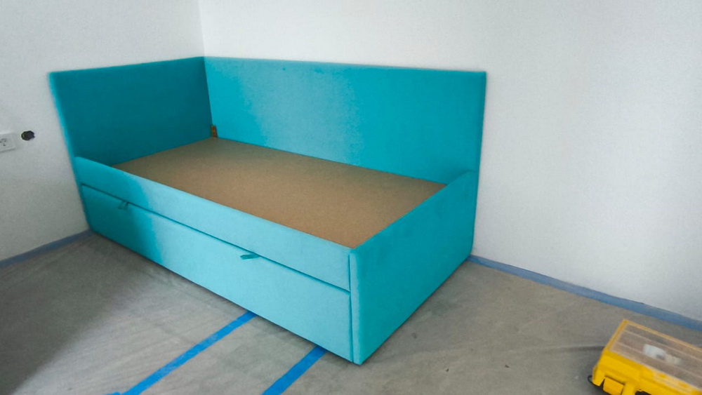 Кровать угловая Vita Mia Carolina (Каролина); 90x190 см.Ткань Storm 420 бирюзовый