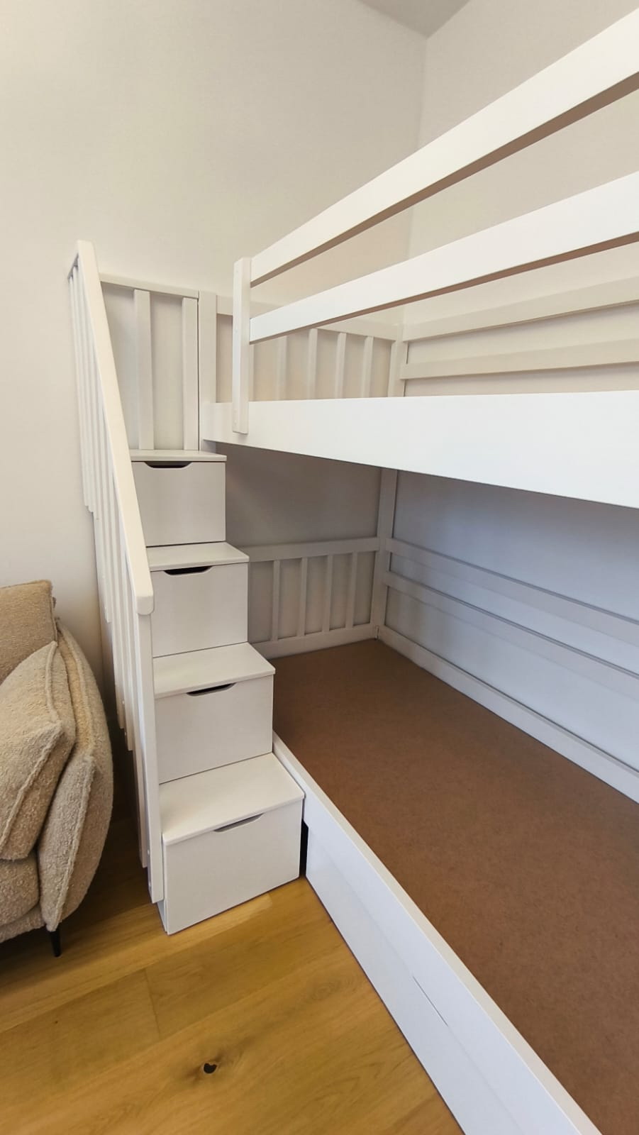 Кровать двухъярусная La Scala (Ла Скала); 90x200 см. Лестница СЛЕВА! Выкатной ящик маленький - фасад массив Белая эмаль