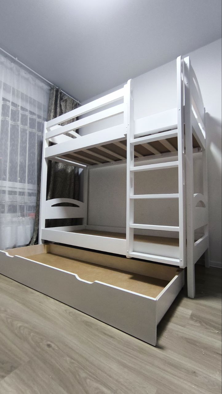 Двухъярусная кровать Vita Mia Aldo; 80x180 см. Массив сосны. Выкатной ящик один длинный. Цвет: Белая эмаль