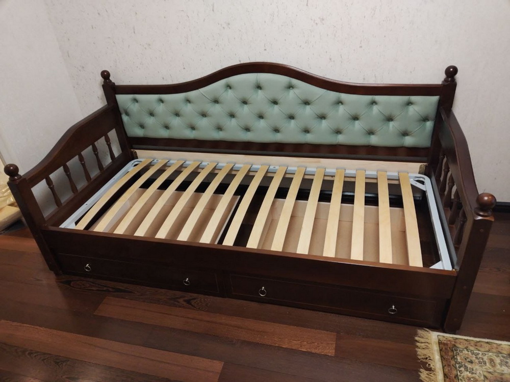 Белецца с мятной вставкой, размер 90х200, с ортопедическим основанием, цвет донской орех/велюр velutto 14