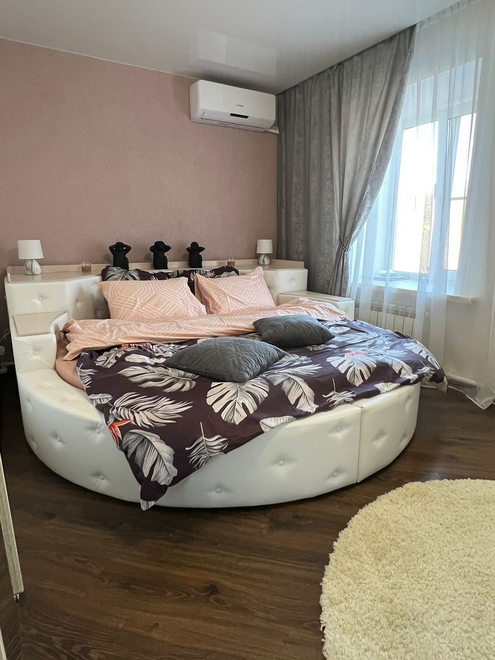 Круглая кровать Vita Mia Eloiza-2, D200см, Экокожа Белый