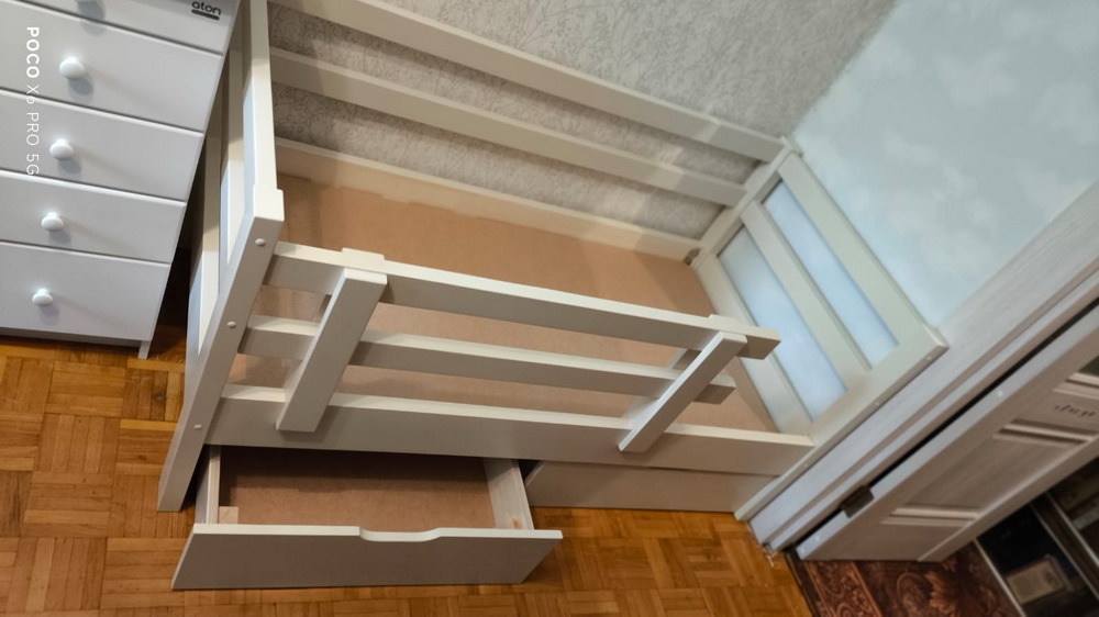 Кровать ВитаМиа Корсар с выкатными ящикамии доп съемным бортиком 70х140 см в цвете слоновая кость