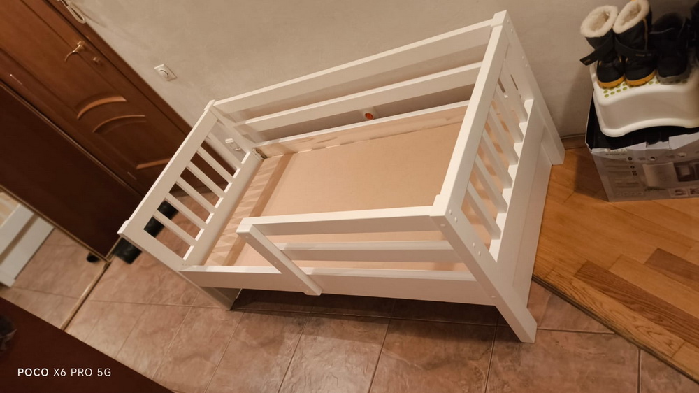 Кровать Крош 70х140 с закрытыми низами по бокам в белой эмали