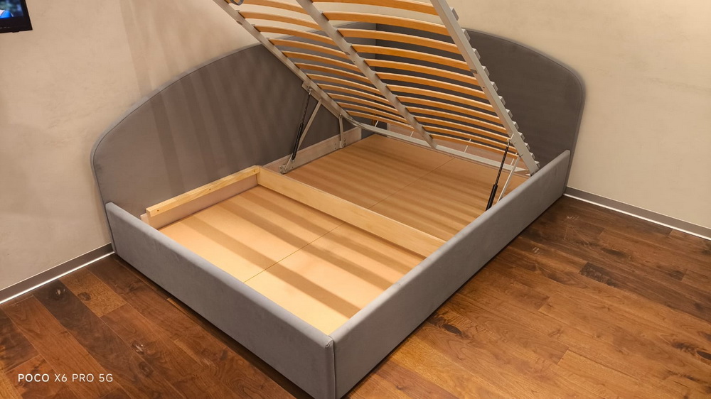 Кровать угловая Пинолетто Салли 140х200 с подъемным механизмом в велюре Velutto 12