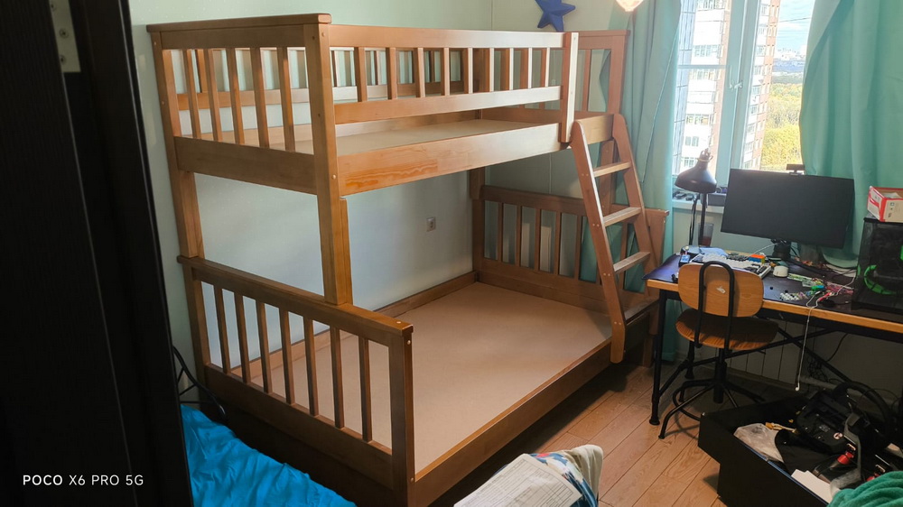 Двухъярусная 3-х местная кровать Vita Mia Turin ( Турин ); 90x200 см; 120х200 см. Ступени дощечки. Цвет Дуб