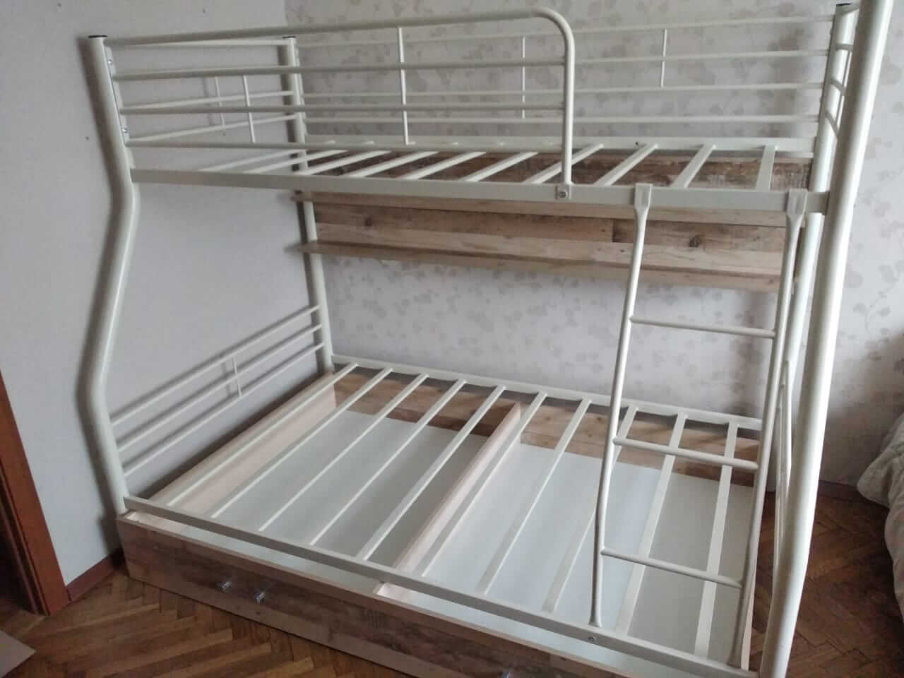 Металлическая кровать Гранада - 2ПЯ с ящиками и полками