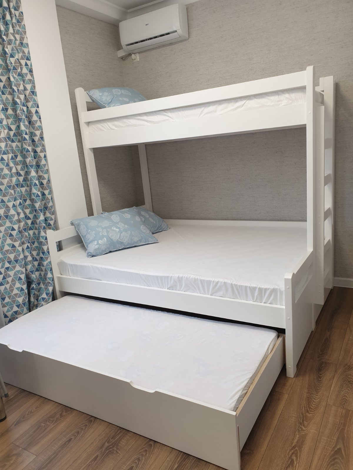 Двухъярусная кровать Юность с дополнительным спальным местом Цвет Белая эмаль