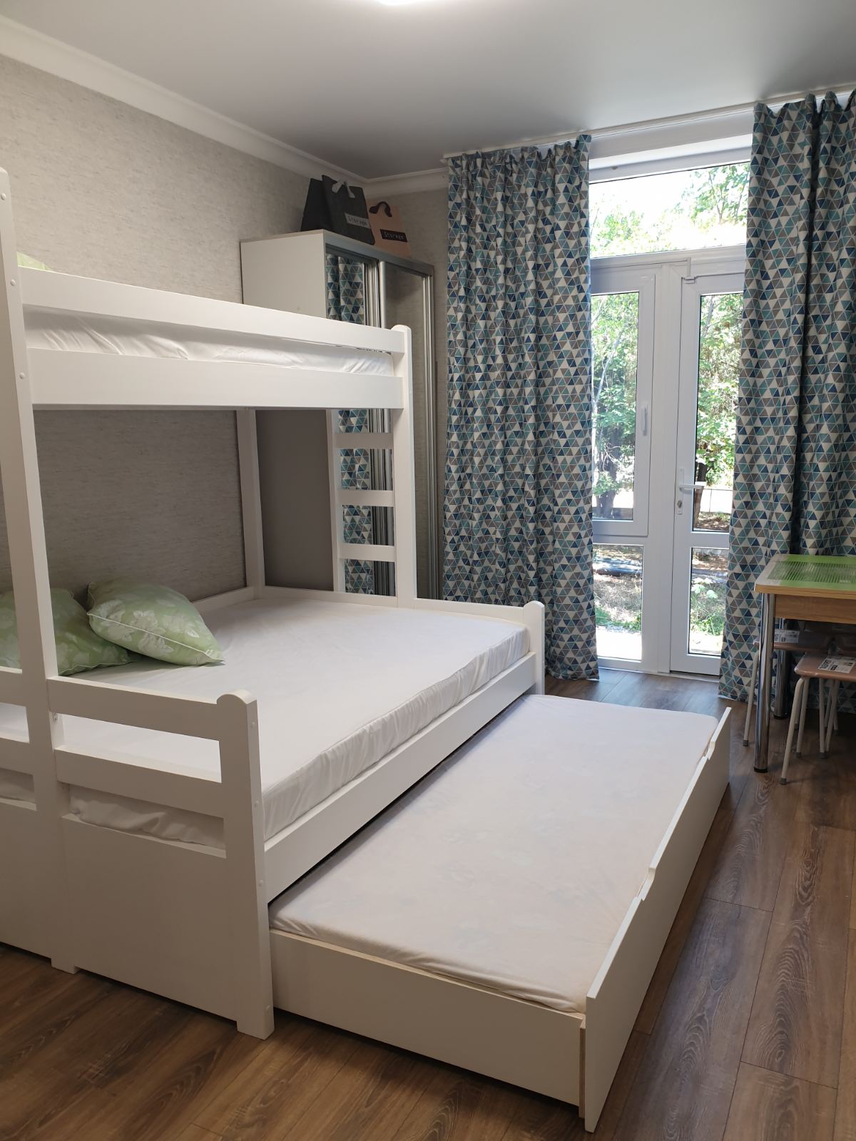 Двухъярусная кровать Юность с дополнительным спальным местом Цвет Белая эмаль